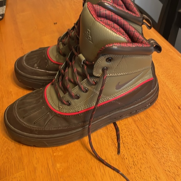 Nike Woodside ACG Hiking Trail Duck Brown/Green Boots (524872-236) Size 6y - Picture 4 of 10